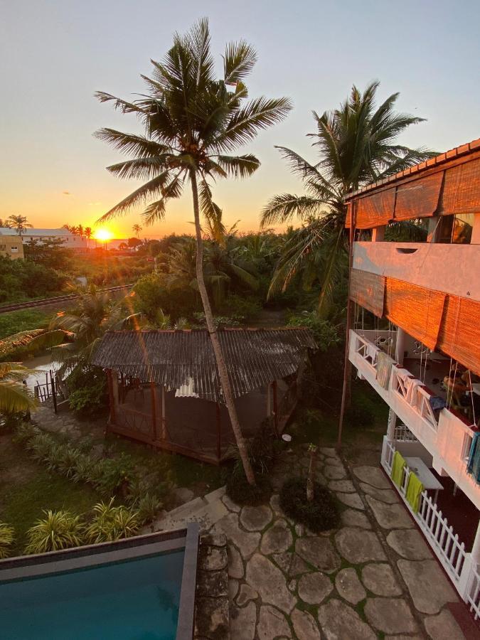 Asanka Surf House & Resturant Bed & Breakfast Midigama Exterior photo