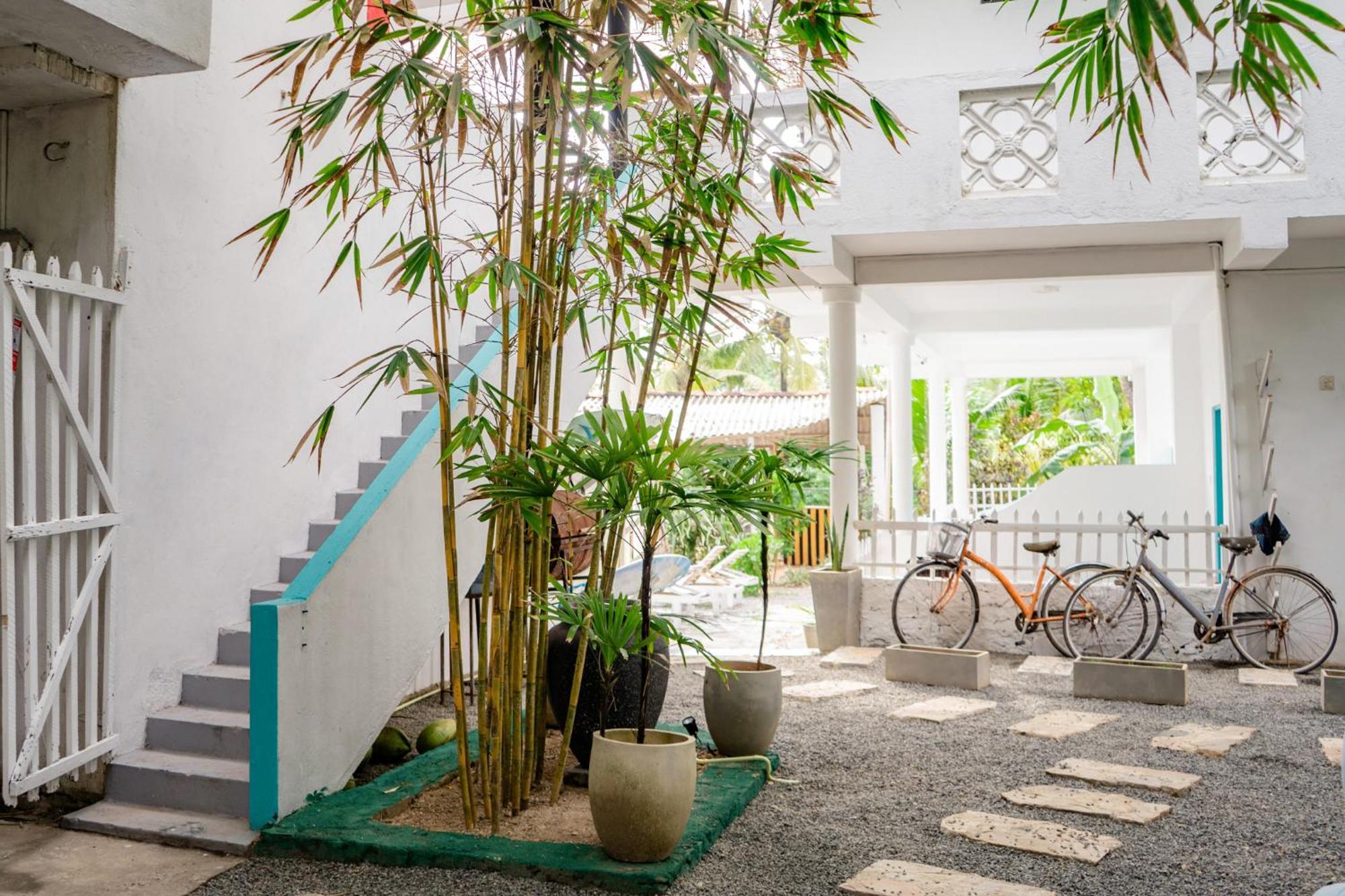 Asanka Surf House & Resturant Bed & Breakfast Midigama Exterior photo