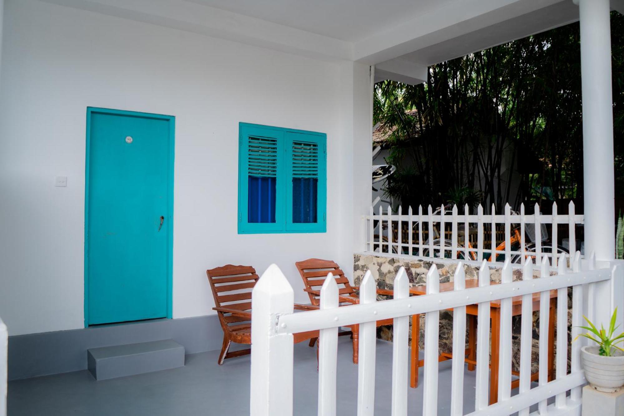 Asanka Surf House & Resturant Bed & Breakfast Midigama Exterior photo