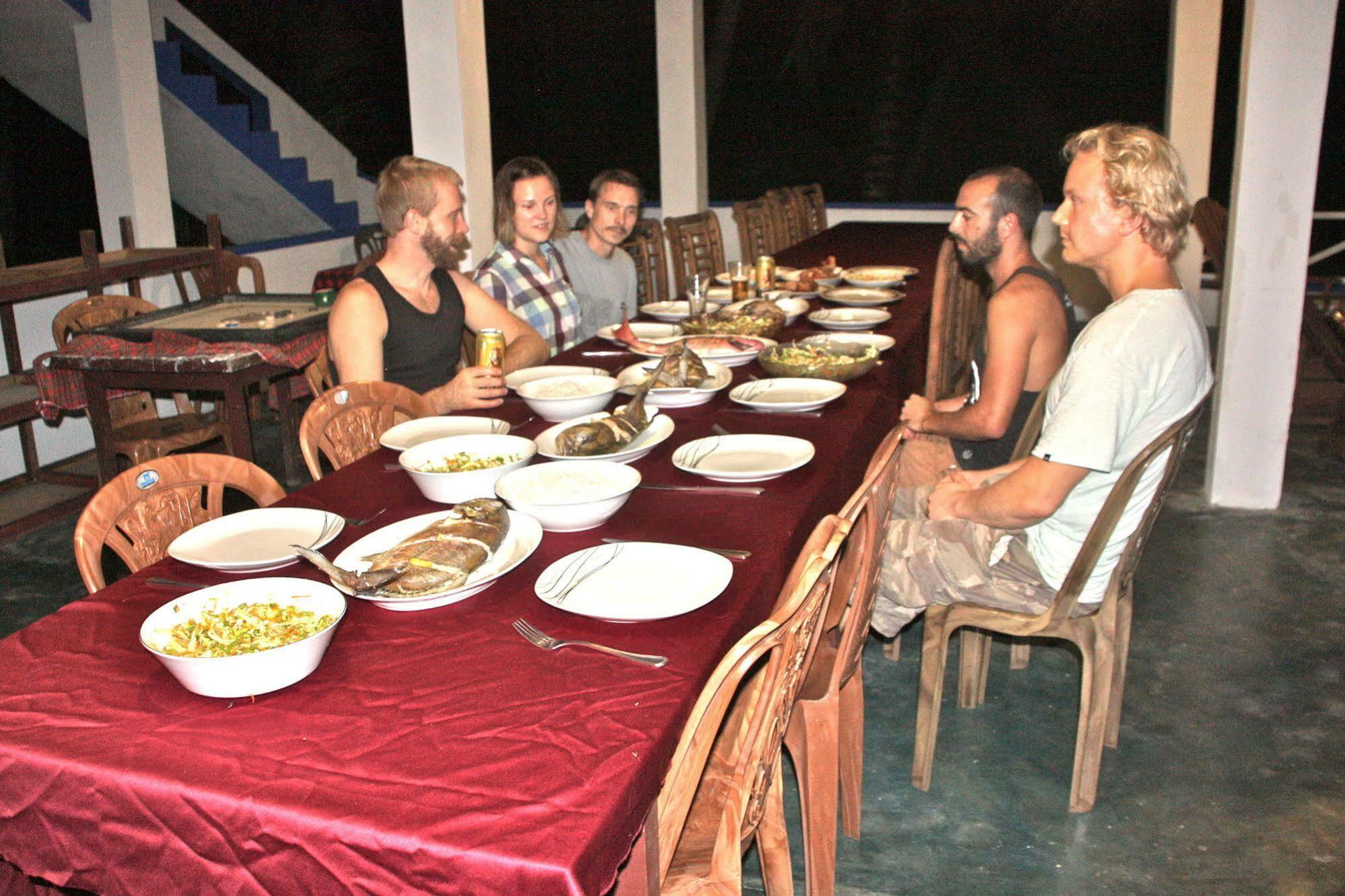 Asanka Surf House & Resturant Bed & Breakfast Midigama Exterior photo